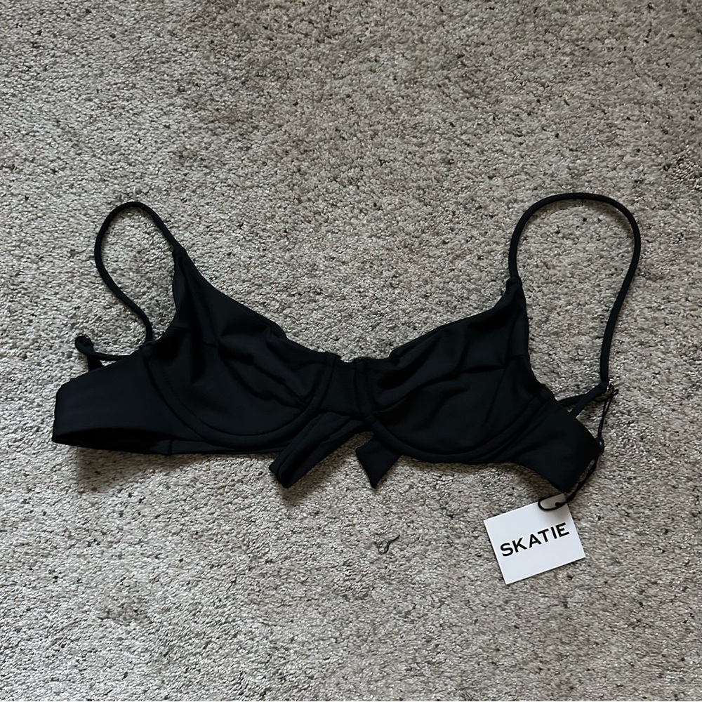 Skatie Kate Top - Black - size small
